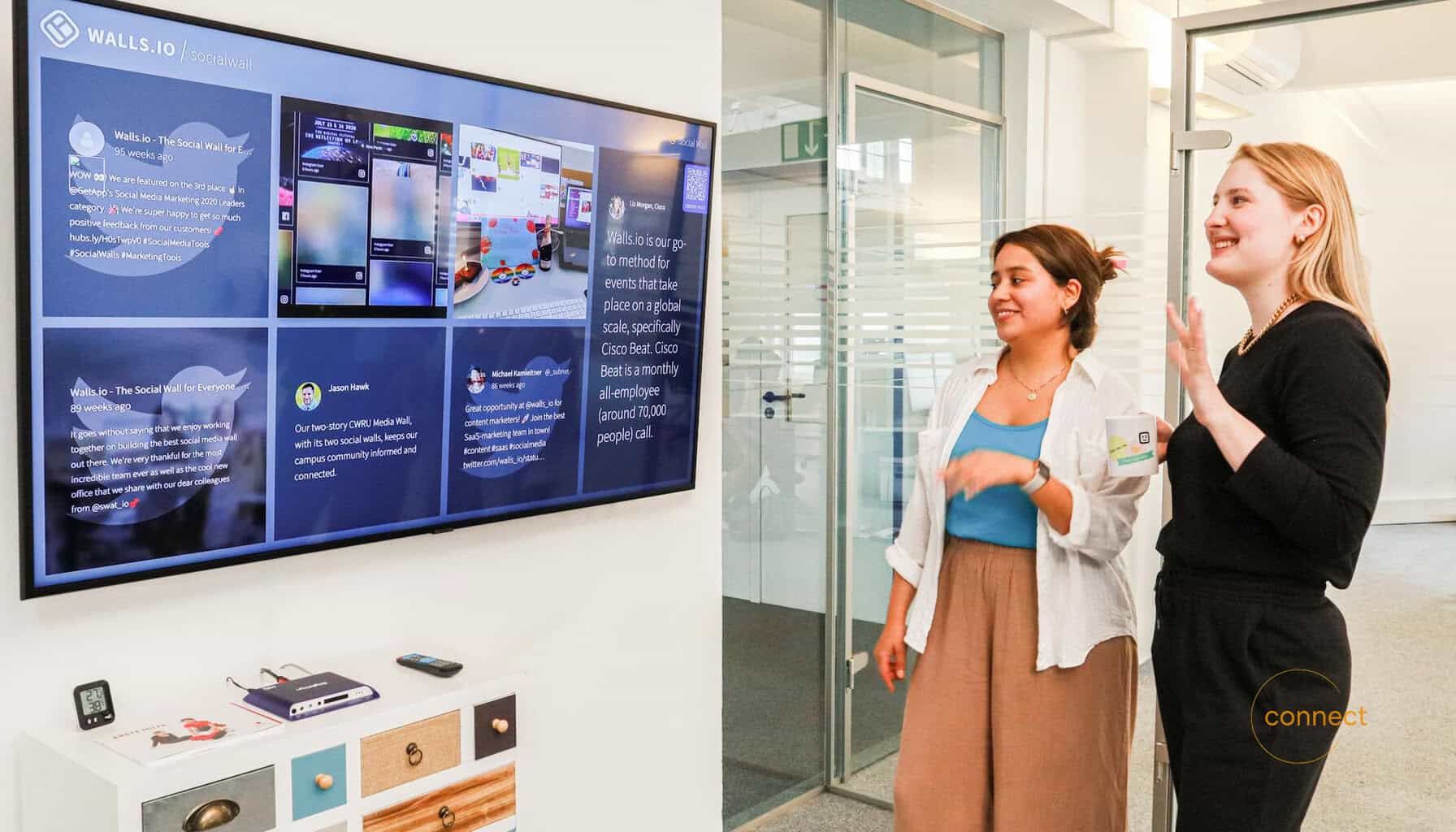 How to Create an Engaging Content Strategy for Facebook — engaging content strategy for facebook abstract illustration — Connect Mode